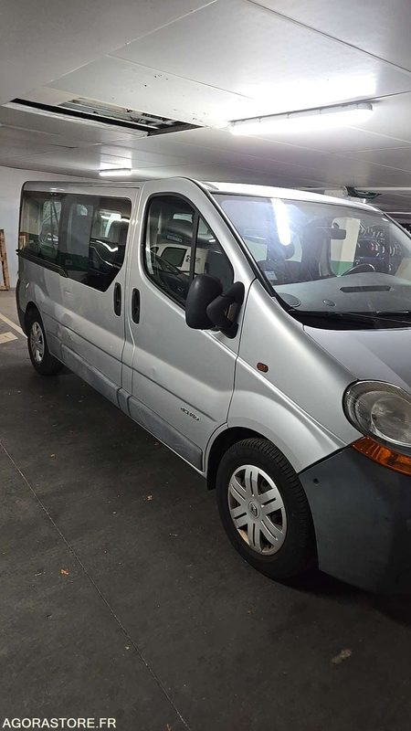 Renault Trafic - 2004 - 257907kms - 1707-XB-22 - Minibus, Mikrobus: obrázok 3 Renault Trafic - 2004 - 257907kms - 1707-XB-22 - Minibus, Mikrobus: obrázok 3