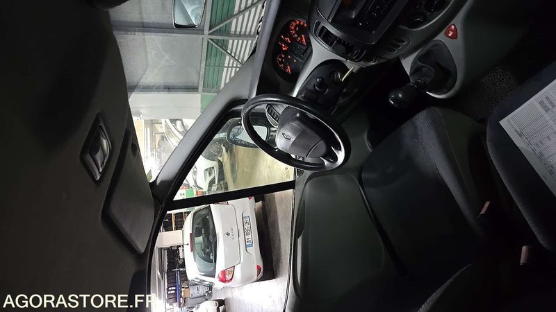 Renault Trafic - 2004 - 257907kms - 1707-XB-22 - Minibus, Mikrobus: obrázok 4 Renault Trafic - 2004 - 257907kms - 1707-XB-22 - Minibus, Mikrobus: obrázok 4