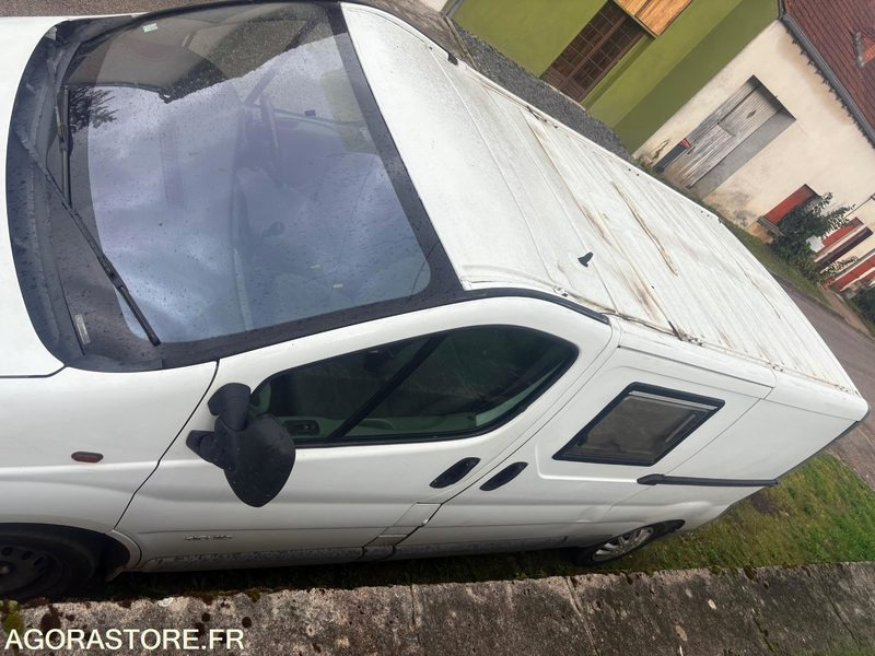 Renault Trafic dci 115 / 228000 km - Immatriculation anglaise - Malá dodávka: obrázok 5 Renault Trafic dci 115 / 228000 km - Immatriculation anglaise - Malá dodávka: obrázok 5