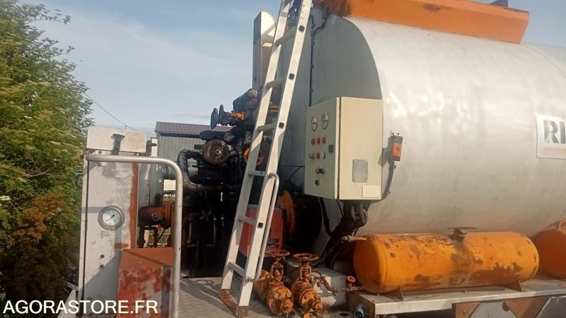 Répandeuse à bitume de 8500 litres (sans le porteur) - Rozstrekovač živice: obrázok 4 Répandeuse à bitume de 8500 litres (sans le porteur) - Rozstrekovač živice: obrázok 4