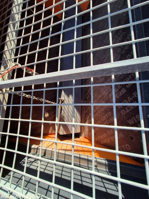 SALEUSE EPOKE S-2300 E 2000 AVEC MOTEUR AUXILIAIRE - Záhradná technika: obrázok 5 SALEUSE EPOKE S-2300 E 2000 AVEC MOTEUR AUXILIAIRE - Záhradná technika: obrázok 5