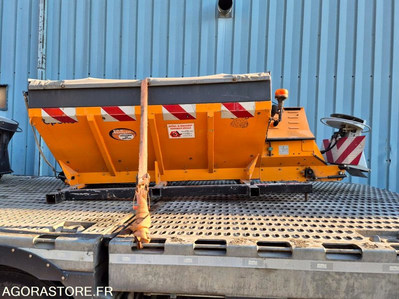 SALEUSE EPOKE S-2300 E 2000 AVEC MOTEUR AUXILIAIRE - Záhradná technika: obrázok 1 SALEUSE EPOKE S-2300 E 2000 AVEC MOTEUR AUXILIAIRE - Záhradná technika: obrázok 1