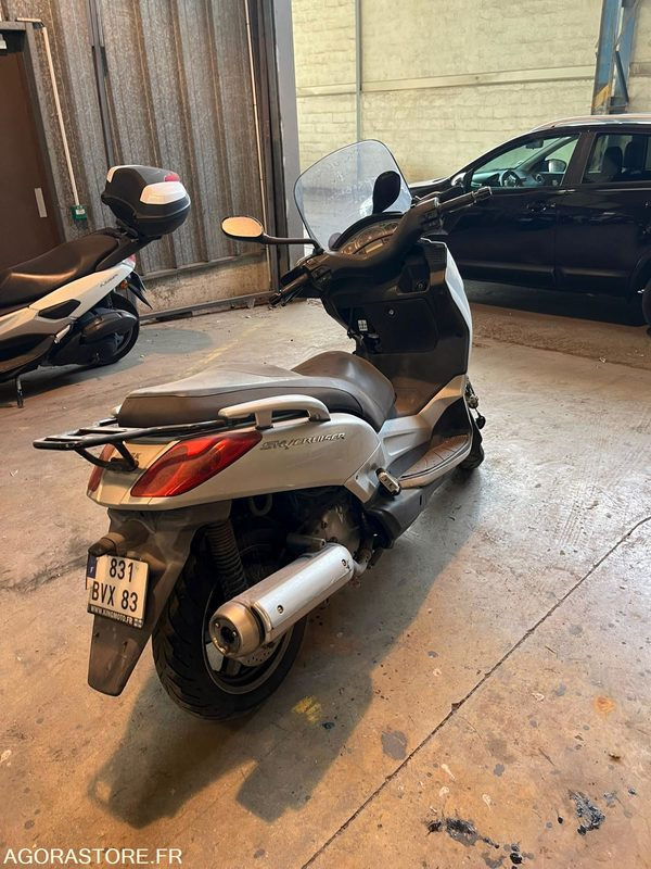 Scooter MBK 125 - Motocykel: obrázok 3 Scooter MBK 125 - Motocykel: obrázok 3