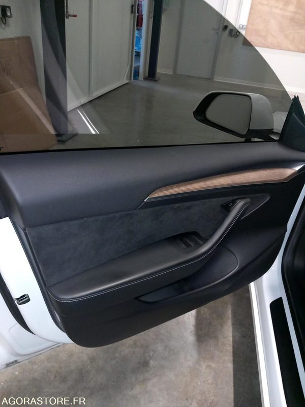 TESLA MODEL 3 - 101000KM - GB998TZ - 2021 - Automobil: obrázok 5 TESLA MODEL 3 - 101000KM - GB998TZ - 2021 - Automobil: obrázok 5
