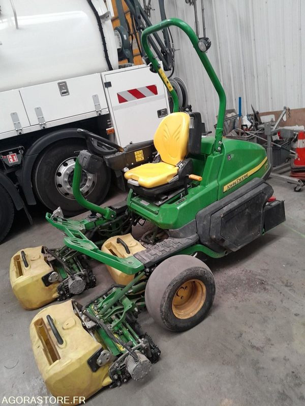 TONDEUSE AUTOPORTEE DE GREEN 2750E CUT DSL JOHN DEERE - 2024 / 600H - Záhradná technika: obrázok 1 TONDEUSE AUTOPORTEE DE GREEN 2750E CUT DSL JOHN DEERE - 2024 / 600H - Záhradná technika: obrázok 1