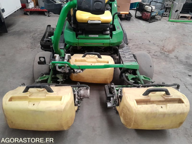 TONDEUSE AUTOPORTEE DE GREEN 2750E CUT DSL JOHN DEERE - 2024 / 600H - Záhradná technika: obrázok 4 TONDEUSE AUTOPORTEE DE GREEN 2750E CUT DSL JOHN DEERE - 2024 / 600H - Záhradná technika: obrázok 4