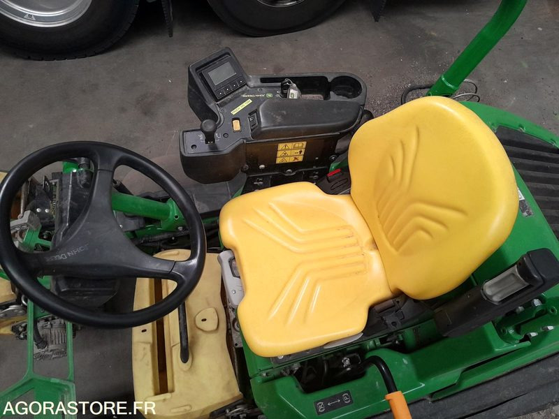 TONDEUSE AUTOPORTEE DE GREEN 2750E CUT DSL JOHN DEERE - 2024 / 600H - Záhradná technika: obrázok 2 TONDEUSE AUTOPORTEE DE GREEN 2750E CUT DSL JOHN DEERE - 2024 / 600H - Záhradná technika: obrázok 2