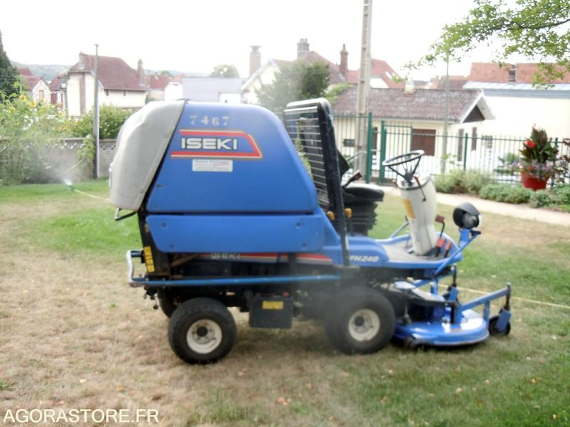 TONDEUSE AUTOPORTÉE ISEKI - Záhradná kosačka: obrázok 3 TONDEUSE AUTOPORTÉE ISEKI - Záhradná kosačka: obrázok 3