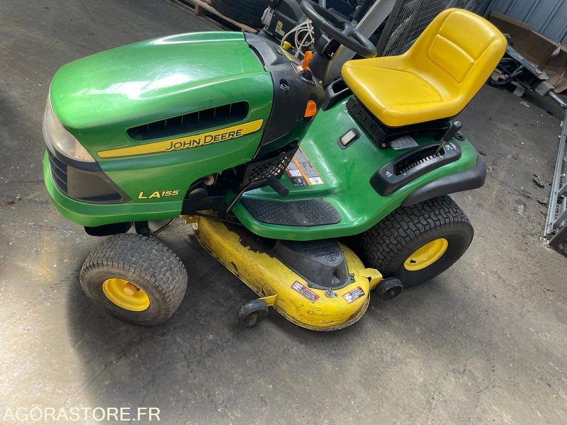 TONDEUSE AUTOPORTEE JOHN DEERE LA155 ESSENCE (PRIX AFFICHE HT - TVA 20%) - Záhradná kosačka: obrázok 4 TONDEUSE AUTOPORTEE JOHN DEERE LA155 ESSENCE (PRIX AFFICHE HT - TVA 20%) - Záhradná kosačka: obrázok 4