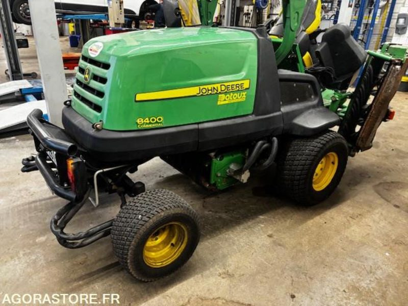 TONDEUSE HELICOIDALE JOHN DEERE 8400-ROULANTE-1521 HEURES. - Záhradná kosačka: obrázok 5 TONDEUSE HELICOIDALE JOHN DEERE 8400-ROULANTE-1521 HEURES. - Záhradná kosačka: obrázok 5