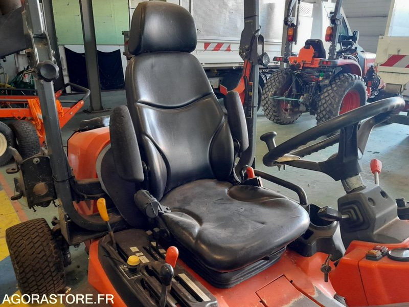 TONDEUSE KUBOTA F3680 DE 2012 - Záhradná kosačka: obrázok 5 TONDEUSE KUBOTA F3680 DE 2012 - Záhradná kosačka: obrázok 5