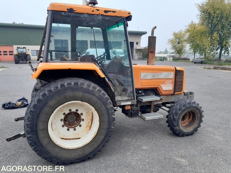 TRACTEUR RENAULT 750MI 12532 heures 1995 - Traktor: obrázok 2 TRACTEUR RENAULT 750MI 12532 heures 1995 - Traktor: obrázok 2
