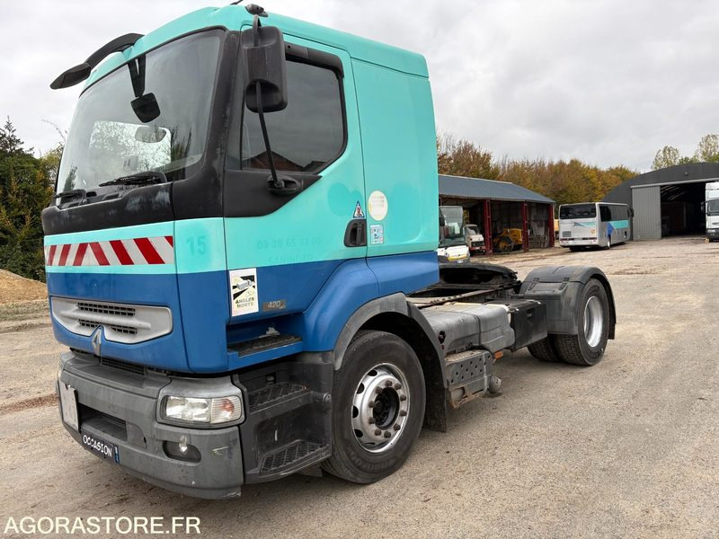 TRACTEUR RENAULT 420 DCI - Ťahač: obrázok 4 TRACTEUR RENAULT 420 DCI - Ťahač: obrázok 4