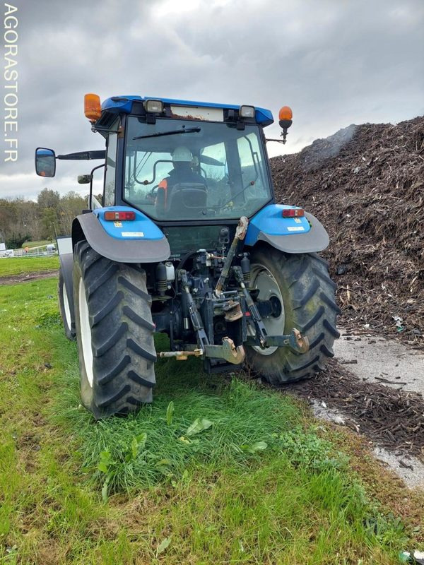 Tracteur New Holland avec chargeuse Mailleux - Traktor: obrázok 2 Tracteur New Holland avec chargeuse Mailleux - Traktor: obrázok 2