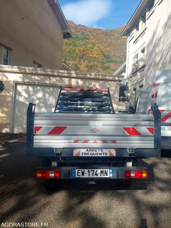 Tri-benne Giotti Victoria Gladiator Essence - Dodávka sklápač: obrázok 3 Tri-benne Giotti Victoria Gladiator Essence - Dodávka sklápač: obrázok 3