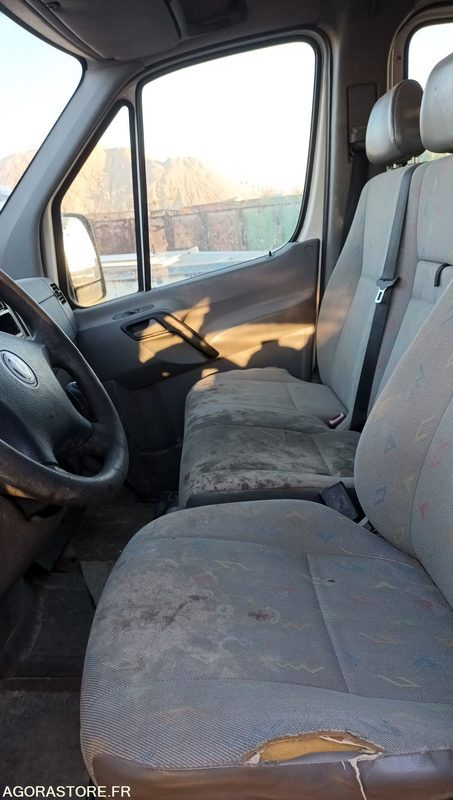 VOLKSWAGEN CRAFTER - 2011 - 198252KM - BL207FB - Dodávka sklápač: obrázok 4 VOLKSWAGEN CRAFTER - 2011 - 198252KM - BL207FB - Dodávka sklápač: obrázok 4