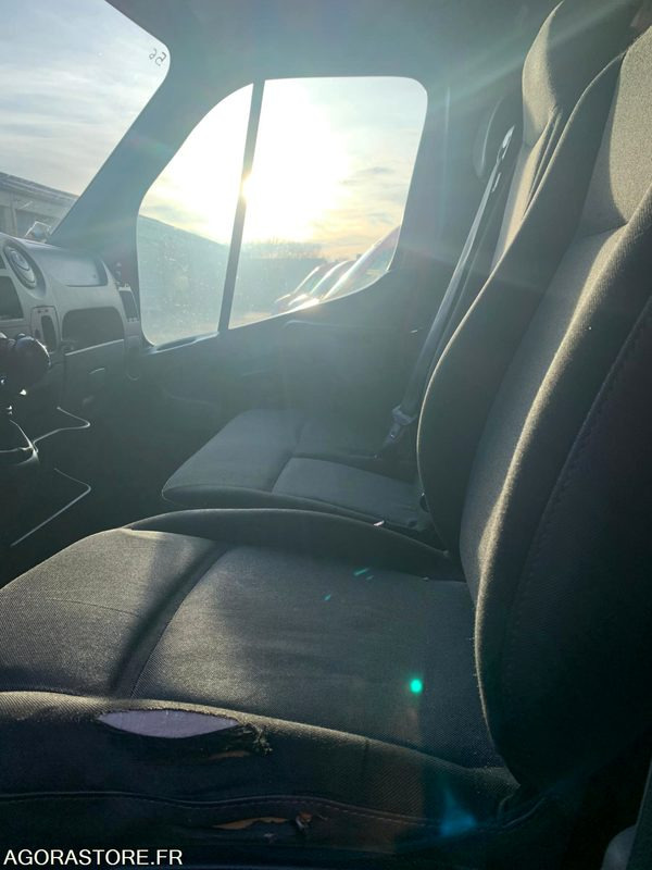 VSAV RENAULT MASTER3 CH347CR - Furgon: obrázok 4 VSAV RENAULT MASTER3 CH347CR - Furgon: obrázok 4