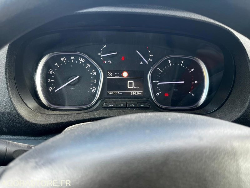 Citroen jumpy 2017 1.6hdi 341000km - Furgon: obrázok 2 Citroen jumpy 2017 1.6hdi 341000km - Furgon: obrázok 2