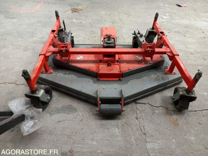 Coupe de tondeuse mulchng Morgneux TMC 150 fixation Kubota - Záhradná kosačka: obrázok 3 Coupe de tondeuse mulchng Morgneux TMC 150 fixation Kubota - Záhradná kosačka: obrázok 3