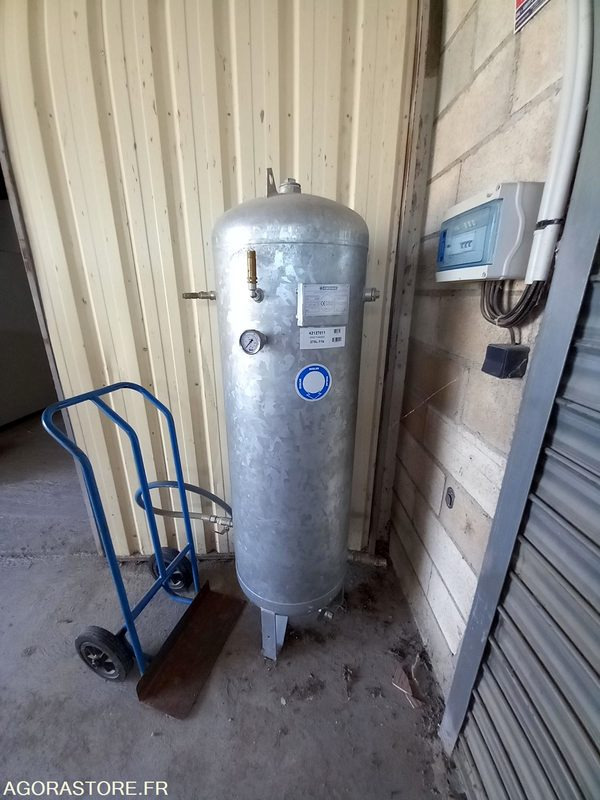 Cuve compresseur CORDIVARI 270 litres - Vzduchový kompresor: obrázok 1 Cuve compresseur CORDIVARI 270 litres - Vzduchový kompresor: obrázok 1