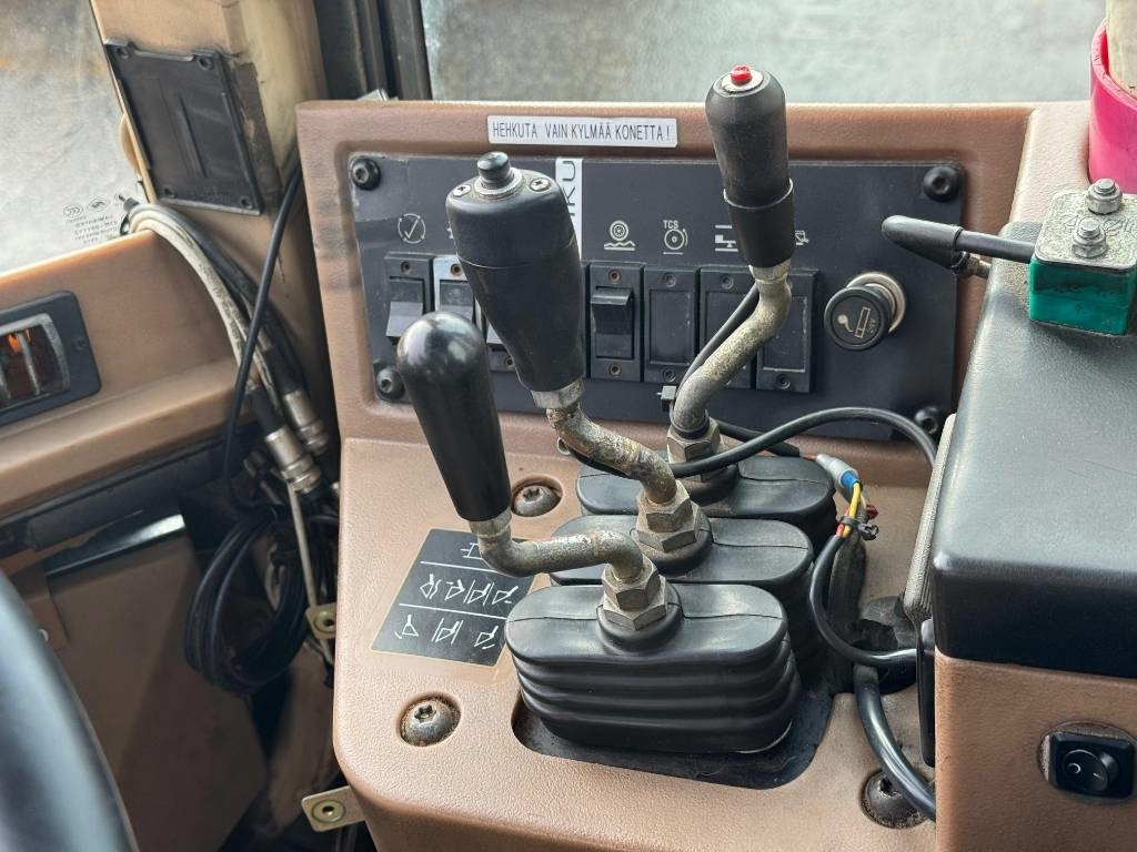 CAT 938 F II - Kolesový nakladač: obrázok 4 CAT 938 F II - Kolesový nakladač: obrázok 4