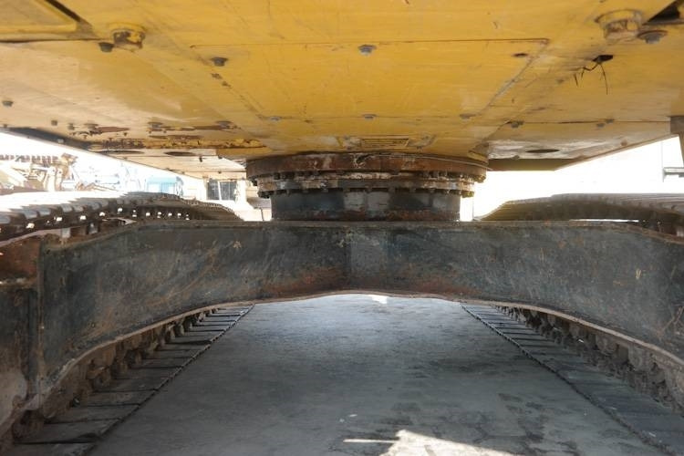 Komatsu PC 240-8 - Pásové rýpadlo: obrázok 4 Komatsu PC 240-8 - Pásové rýpadlo: obrázok 4