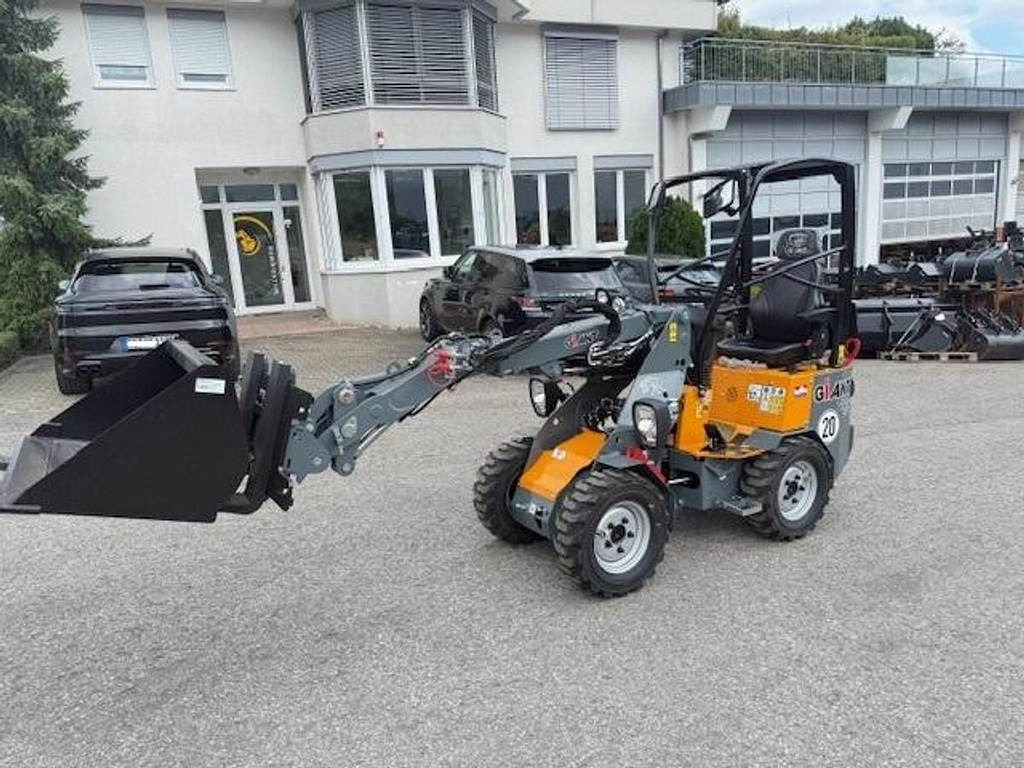 GiANT G1200 Tele - Kolesový nakladač: obrázok 2 GiANT G1200 Tele - Kolesový nakladač: obrázok 2