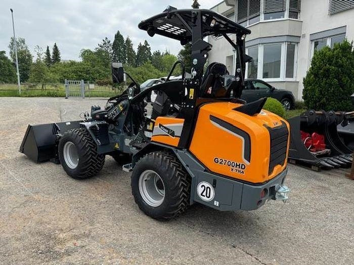 GiANT G2700 X-TRA HD Y - Kolesový nakladač: obrázok 3 GiANT G2700 X-TRA HD Y - Kolesový nakladač: obrázok 3