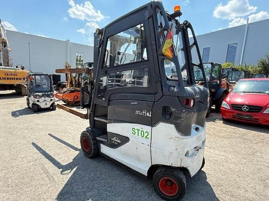 Linde E30 HL – 01/600 - Vysokozdvižný vozík: obrázok 4 Linde E30 HL – 01/600 - Vysokozdvižný vozík: obrázok 4