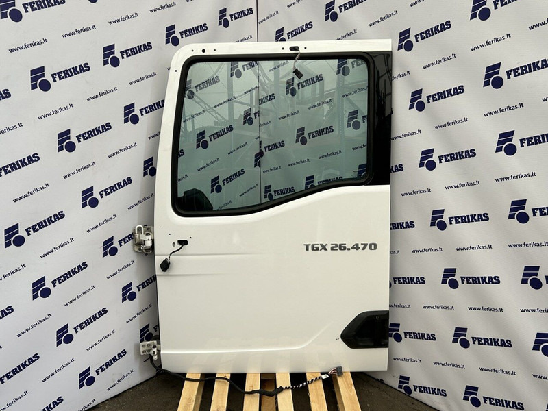 MAN door L.H. - Dvere a diely pre Nákladné auto: obrázok 1 MAN door L.H. - Dvere a diely pre Nákladné auto: obrázok 1