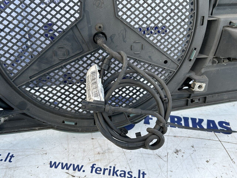 Kapota pre Nákladné auto Mercedes-Benz bonnet grill with illuminated logo: obrázok 8