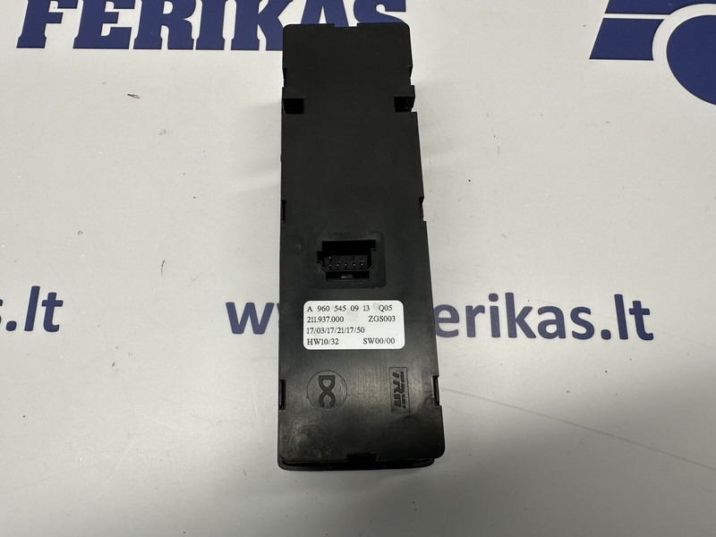 Mercedes-Benz passenger door, window control - Palubná doska pre Nákladné auto: obrázok 2 Mercedes-Benz passenger door, window control - Palubná doska pre Nákladné auto: obrázok 2