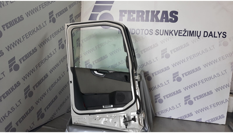 Volvo EURO 6 complete left side doors - Dvere a diely pre Nákladné auto: obrázok 3 Volvo EURO 6 complete left side doors - Dvere a diely pre Nákladné auto: obrázok 3