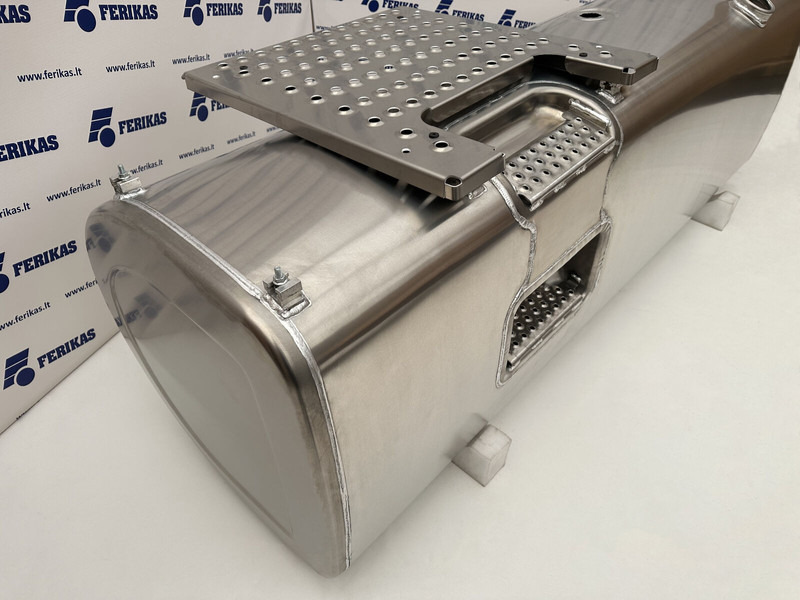 Volvo New aluminum fuel tank 870L - Palivová nádrž pre Nákladné auto: obrázok 3 Volvo New aluminum fuel tank 870L - Palivová nádrž pre Nákladné auto: obrázok 3