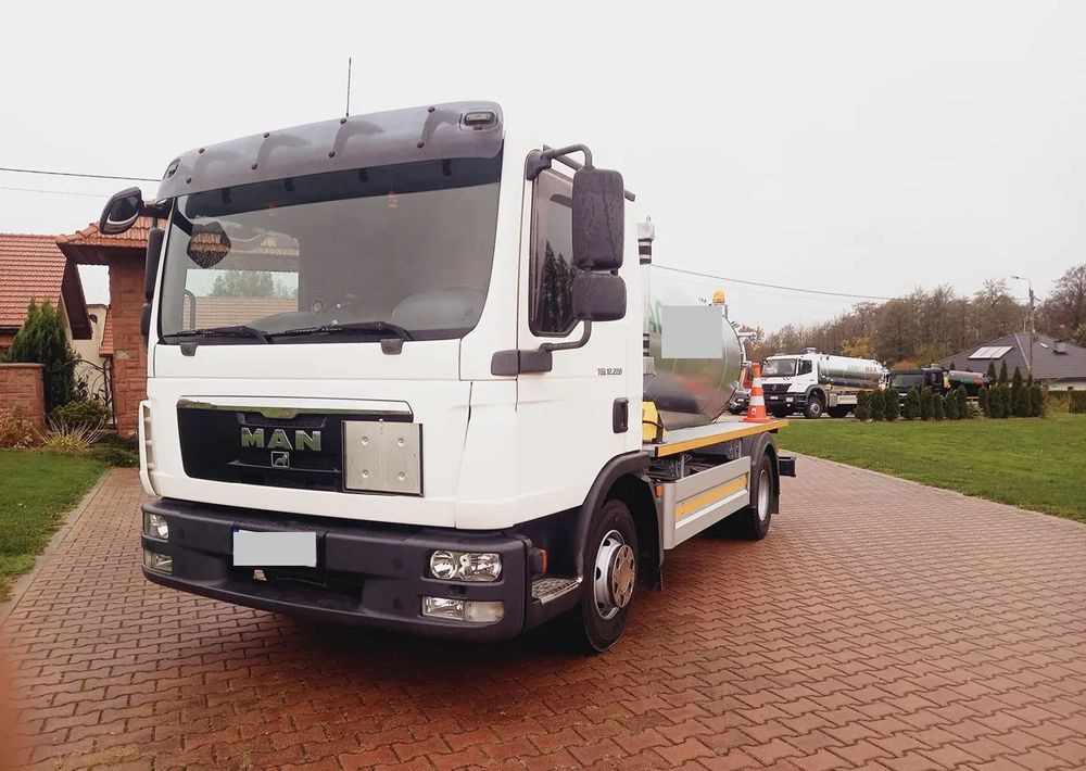 MAN TGL 12 220 !! EURO 5 !!! - Cisternové vozidlo: obrázok 3 MAN TGL 12 220 !! EURO 5 !!! - Cisternové vozidlo: obrázok 3