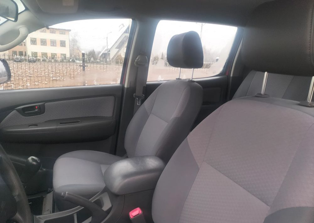 Toyota Hilux 2.5D 4x4, straż, strażacki, pożarniczy - Pick-up: obrázok 5 Toyota Hilux 2.5D 4x4, straż, strażacki, pożarniczy - Pick-up: obrázok 5