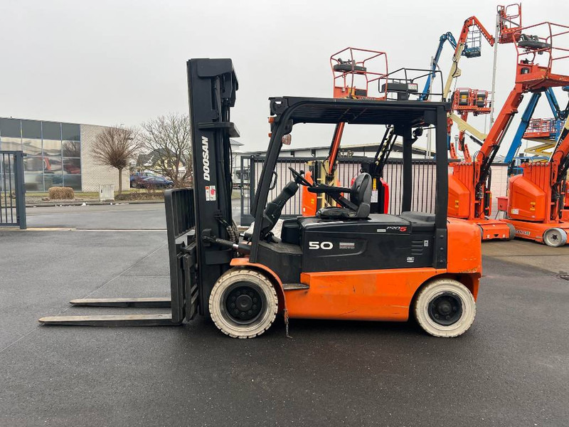 Doosan B50X5 5T 6m Triplex non-marking (1841) - Elektrický vysokozdvižný vozík: obrázok 2 Doosan B50X5 5T 6m Triplex non-marking (1841) - Elektrický vysokozdvižný vozík: obrázok 2