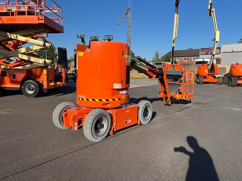 JLG E300 AJP elektro 11m (1791) - Kĺbová pracovná plošina: obrázok 2 JLG E300 AJP elektro 11m (1791) - Kĺbová pracovná plošina: obrázok 2