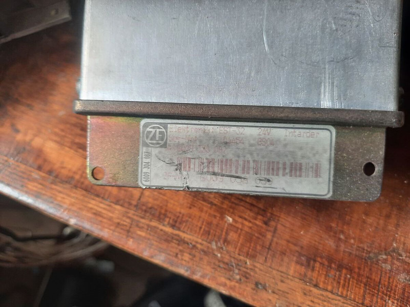 Bosch Bader 0504.1.A00 EST-32 - Riadiaca jednotka: obrázok 3 Bosch Bader 0504.1.A00 EST-32 - Riadiaca jednotka: obrázok 3