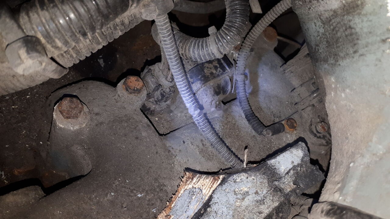 Bosch kolpak svechi 15W263 katushka zazhiganiya 08T199 MAN 0221503035 MAN Volvo - Elektrický systém pre Autobus: obrázok 4 Bosch kolpak svechi 15W263 katushka zazhiganiya 08T199 MAN 0221503035 MAN Volvo - Elektrický systém pre Autobus: obrázok 4