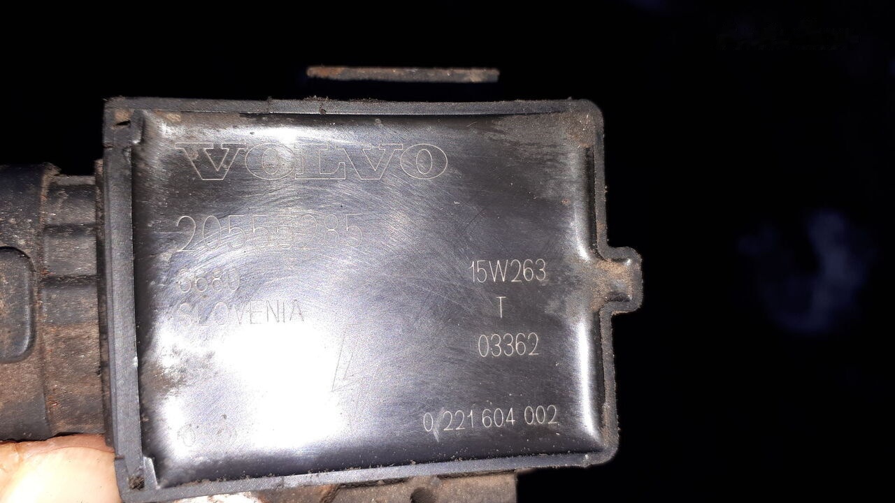 Bosch kolpak svechi 15W263 katushka zazhiganiya 08T199 MAN 0221503035 MAN Volvo - Elektrický systém pre Autobus: obrázok 5 Bosch kolpak svechi 15W263 katushka zazhiganiya 08T199 MAN 0221503035 MAN Volvo - Elektrický systém pre Autobus: obrázok 5