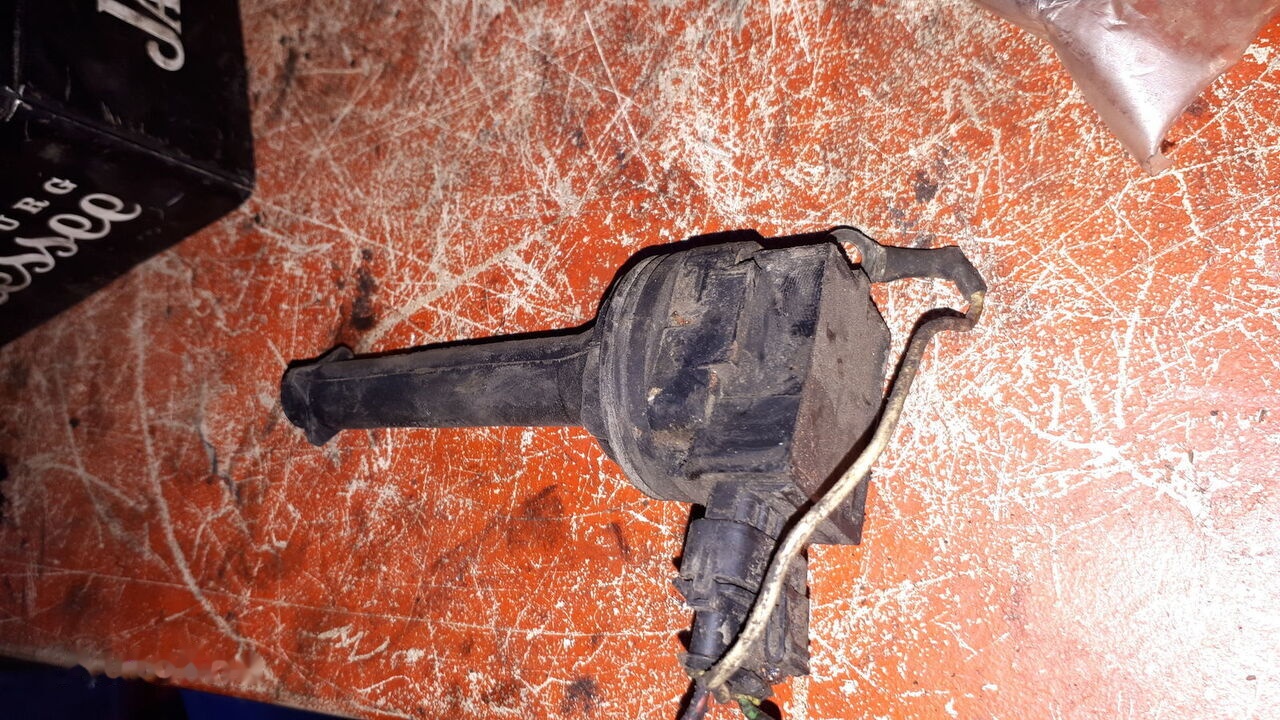 Bosch kolpak svechi 15W263 katushka zazhiganiya 08T199 MAN 0221503035 MAN Volvo - Elektrický systém pre Autobus: obrázok 3 Bosch kolpak svechi 15W263 katushka zazhiganiya 08T199 MAN 0221503035 MAN Volvo - Elektrický systém pre Autobus: obrázok 3