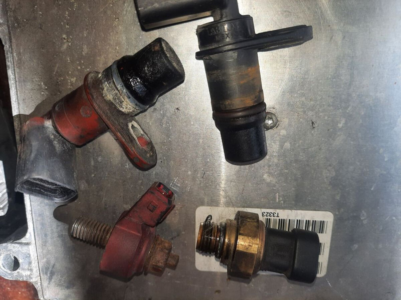 Cummins 239Kvt - Riadiaca jednotka: obrázok 4 Cummins 239Kvt - Riadiaca jednotka: obrázok 4