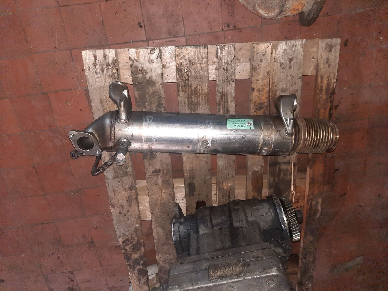 Cummins ISL egr Cooler - Motor a diely pre Autobus: obrázok 4 Cummins ISL egr Cooler - Motor a diely pre Autobus: obrázok 4