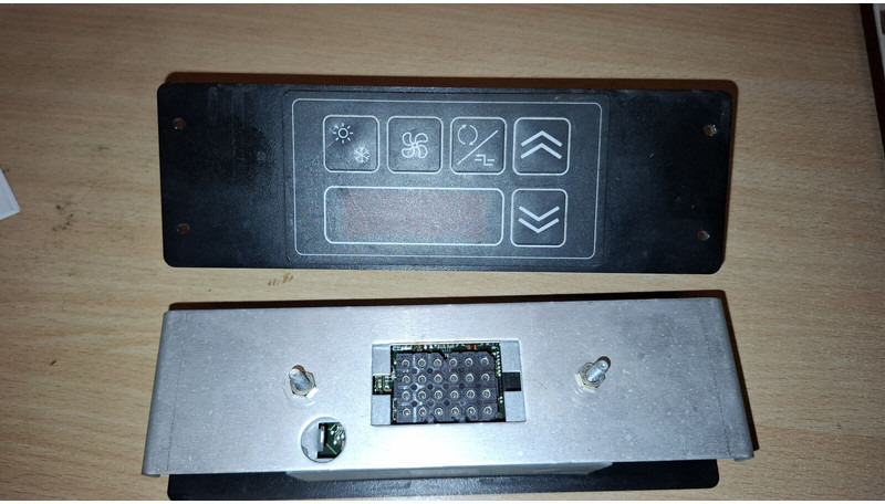 MAN Wabco 037 20/05 . 4461950040 - Riadiaca jednotka: obrázok 2 MAN Wabco 037 20/05 . 4461950040 - Riadiaca jednotka: obrázok 2