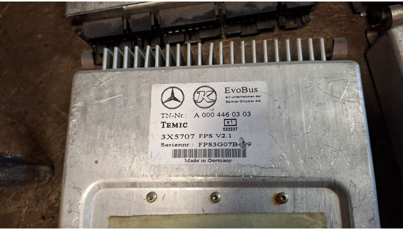 Mercedes-Benz - Riadiaca jednotka: obrázok 2 Mercedes-Benz - Riadiaca jednotka: obrázok 2