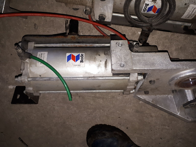 Neoplan BODE цилиндр закрытия - Hydraulický valec: obrázok 5 Neoplan BODE цилиндр закрытия - Hydraulický valec: obrázok 5