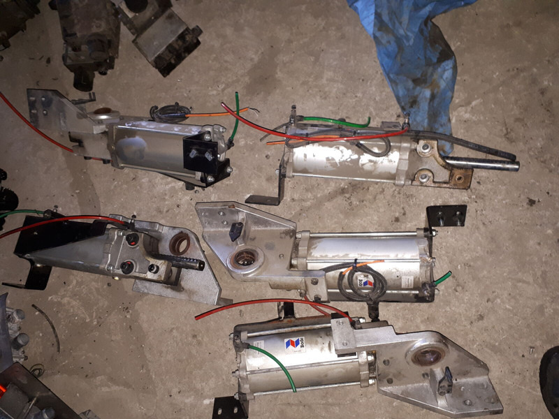 Neoplan BODE цилиндр закрытия - Hydraulický valec: obrázok 4 Neoplan BODE цилиндр закрытия - Hydraulický valec: obrázok 4