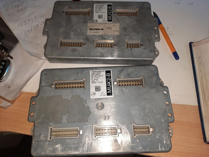 Scania MUX2-B MUX2-M.MUX2-B+/ ZR2-BS/ ZR2-BD - Riadiaca jednotka: obrázok 2 Scania MUX2-B MUX2-M.MUX2-B+/ ZR2-BS/ ZR2-BD - Riadiaca jednotka: obrázok 2