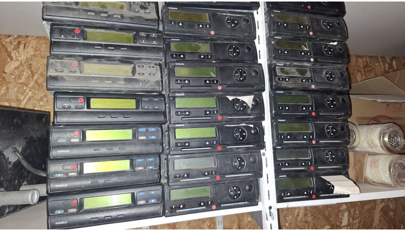 Volvo Video system x-dmr 8 R8 Compact RJ45 - Elektrický systém: obrázok 1 Volvo Video system x-dmr 8 R8 Compact RJ45 - Elektrický systém: obrázok 1